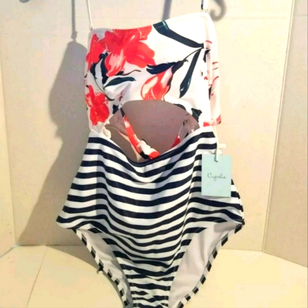 Cupshe One Piece Stripe Swimsuit Size M